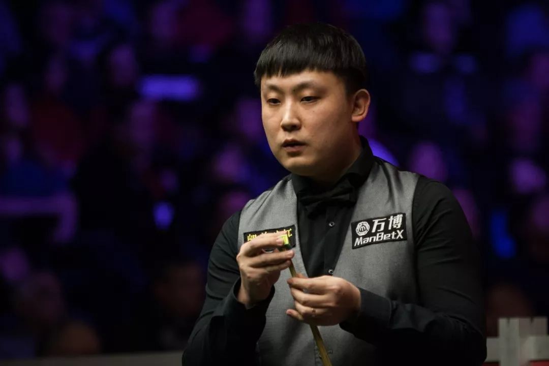 在赛后的采 在赛后的采