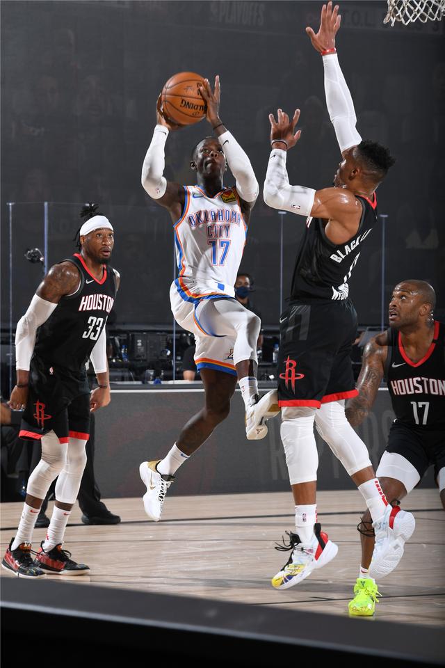 赛场依旧有 赛场依旧有