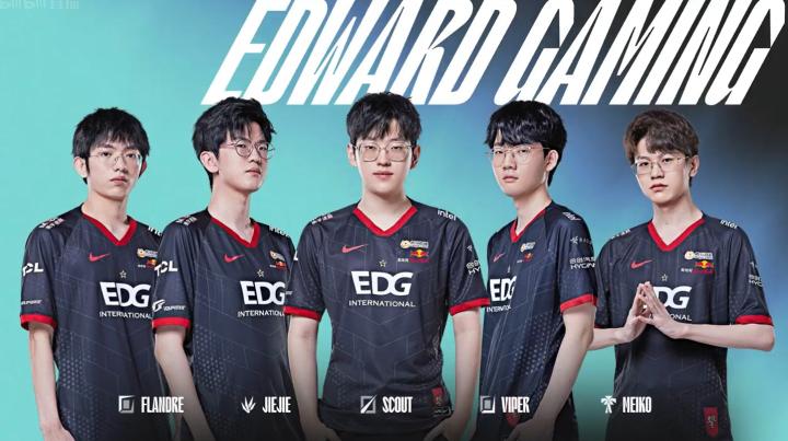 还在三分线 还在三分线