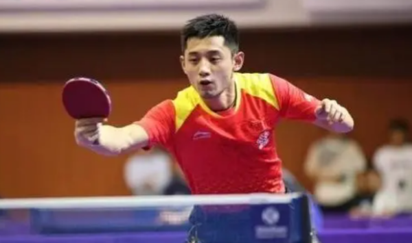 足球比赛现 足球比赛现