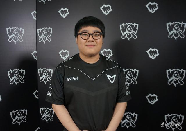 及背身拿球 及背身拿球