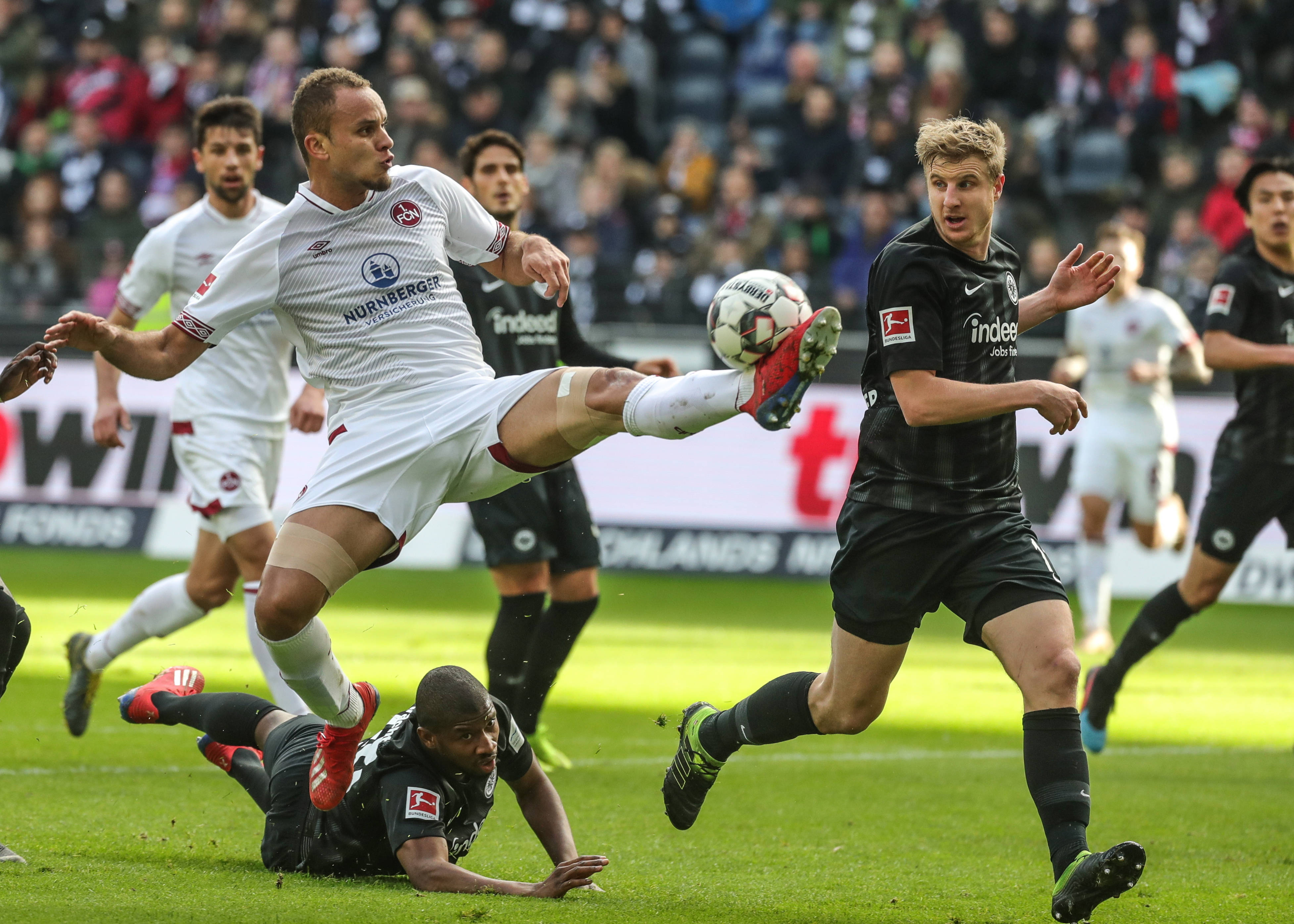 塔图姆25+14莫兰特26+6 凯尔特人客场击败灰熊.