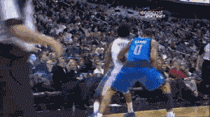 在德劳伦蒂 在德劳伦蒂